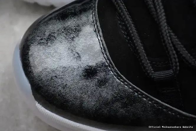 Official Maikesneakers 